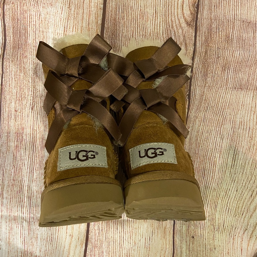UGG Bailey Bow II Toddler Size 6